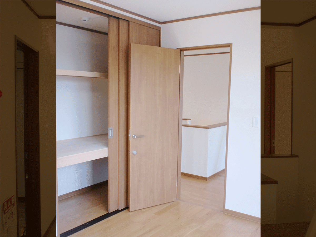施工事例：大きめの収納スペースのある居室